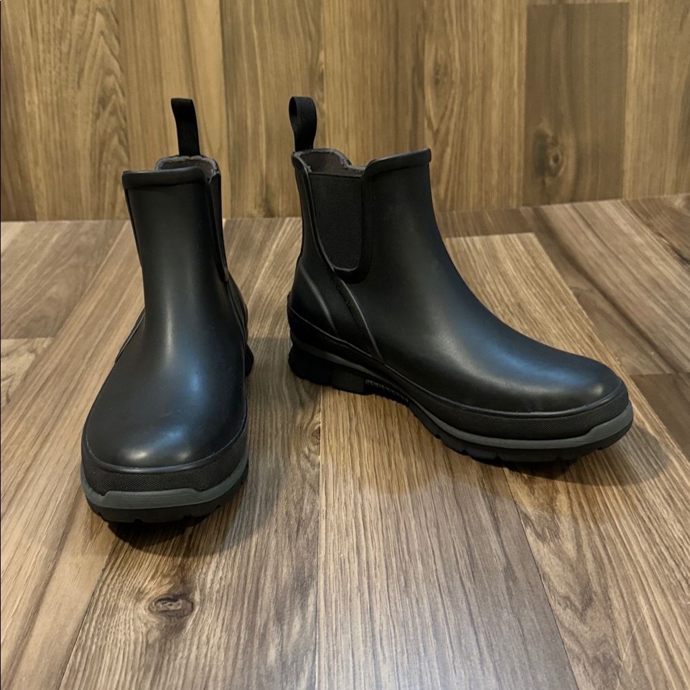 Bogs Waterproof Amanda Rubber Black Slip On Ankle Boots US 7 Euro 38